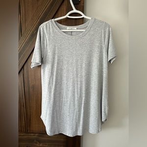 Gray tshirt